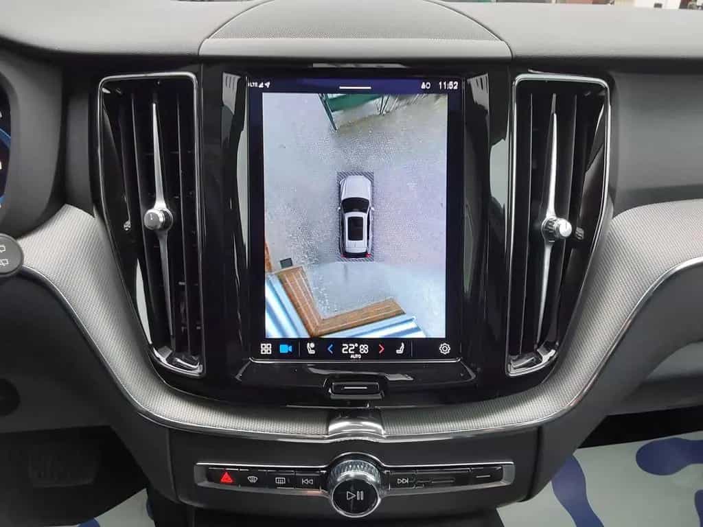 Volvo XC60 B4 D 2WD Plus Dark ACC/LED/SHZ/PDC/KAM/P... 01/2023-photo-10
