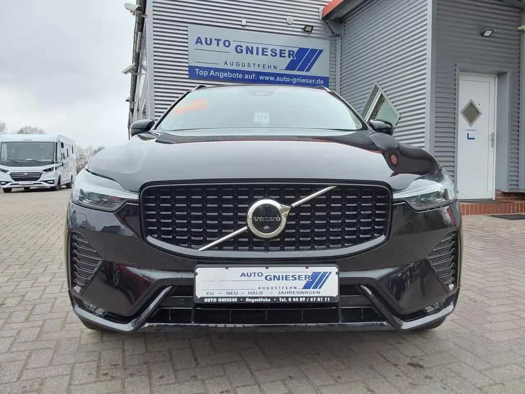 Volvo XC60 B4 D 2WD Plus Dark ACC/LED/SHZ/PDC/KAM/P... 01/2023-photo-2