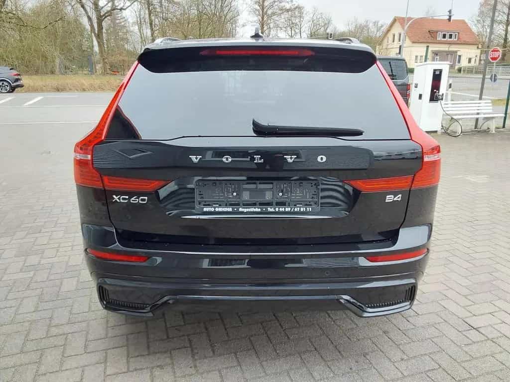 Volvo XC60 B4 D 2WD Plus Dark ACC/LED/SHZ/PDC/KAM/P... 01/2023-photo-4