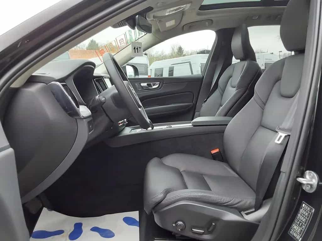 Volvo XC60 B4 D 2WD Plus Dark ACC/LED/SHZ/PDC/KAM/P... 01/2023-photo-6