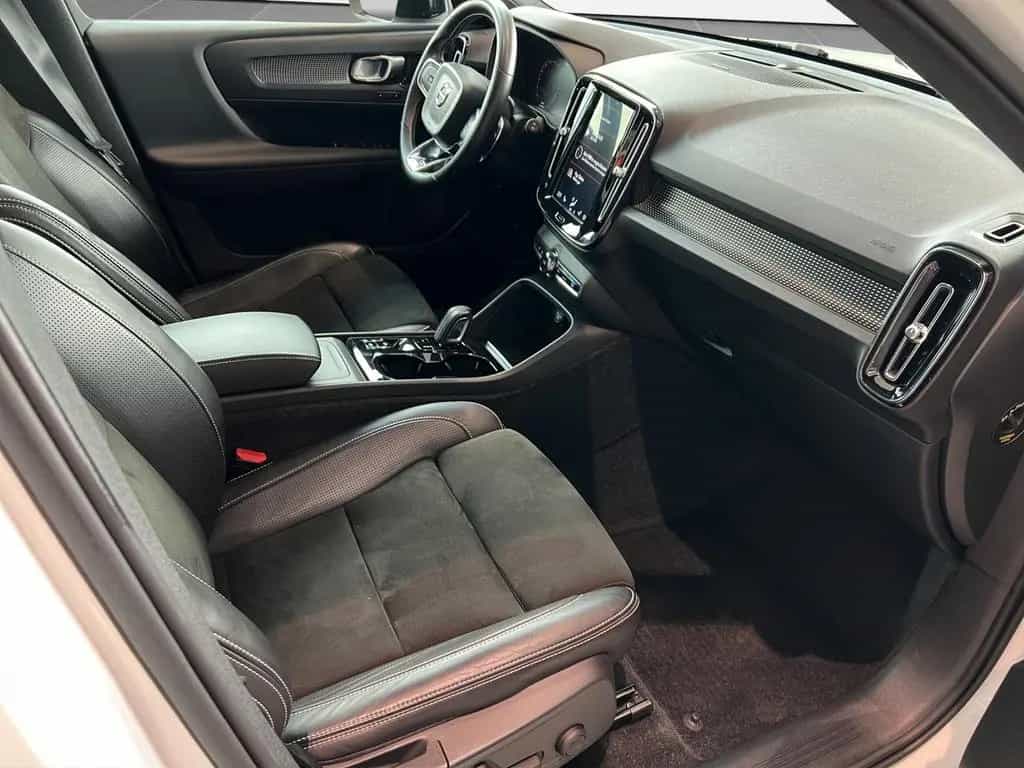 Volvo XC40 T5 AWD R Design AWD 02/2018-photo-9