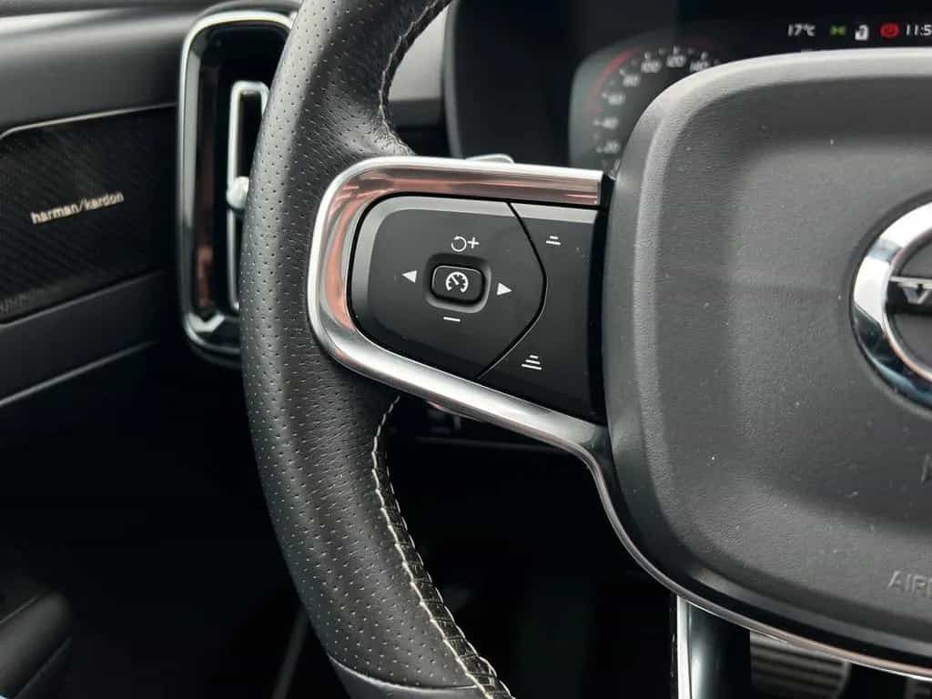 Volvo XC40 T5 AWD R Design AWD 02/2018-photo-13