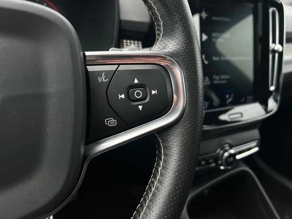 Volvo XC40 T5 AWD R Design AWD 02/2018-photo-14