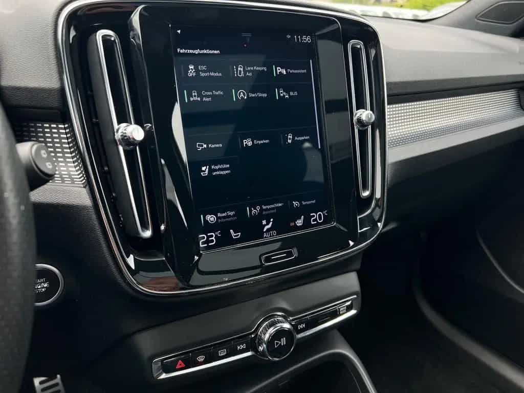 Volvo XC40 T5 AWD R Design AWD 02/2018-photo-20