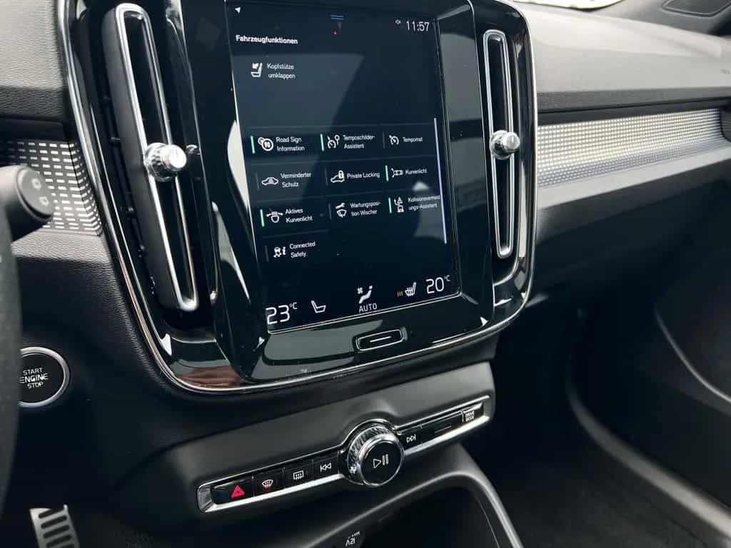 Volvo XC40 T5 AWD R Design AWD 02/2018-photo-21