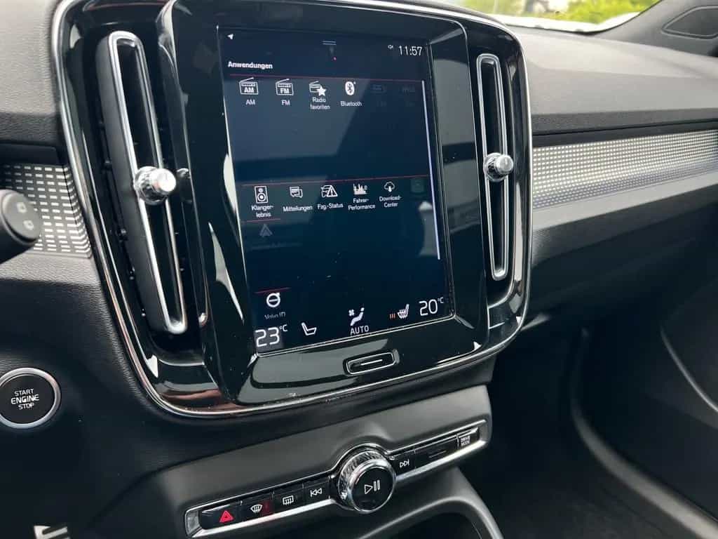 Volvo XC40 T5 AWD R Design AWD 02/2018-photo-22