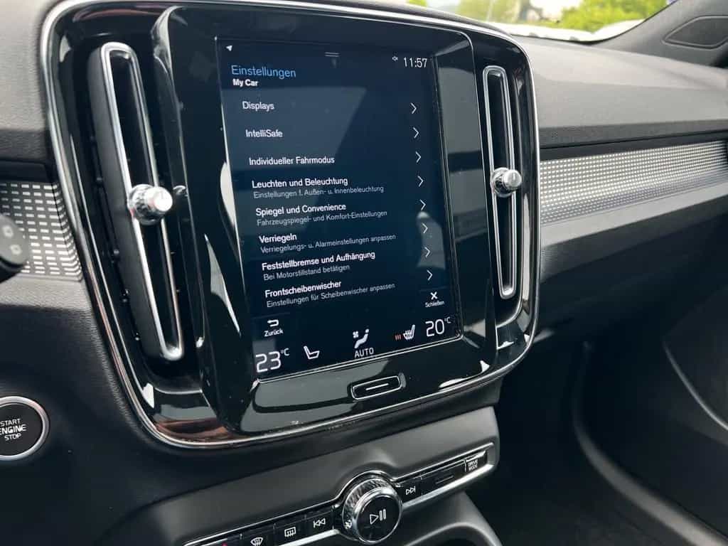 Volvo XC40 T5 AWD R Design AWD 02/2018-photo-24