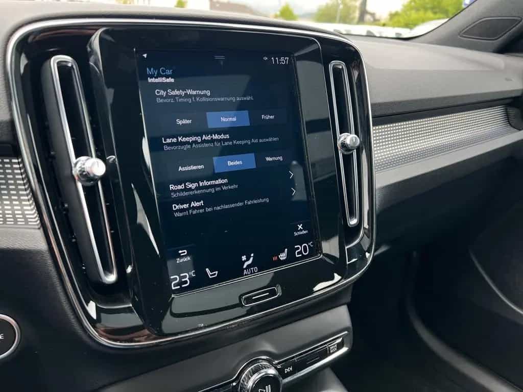 Volvo XC40 T5 AWD R Design AWD 02/2018-photo-25