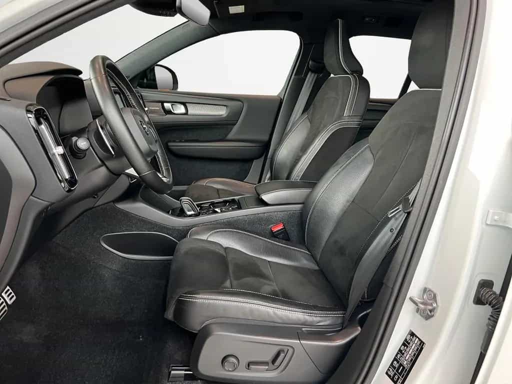 Volvo XC40 T5 AWD R Design AWD 02/2018-photo-7