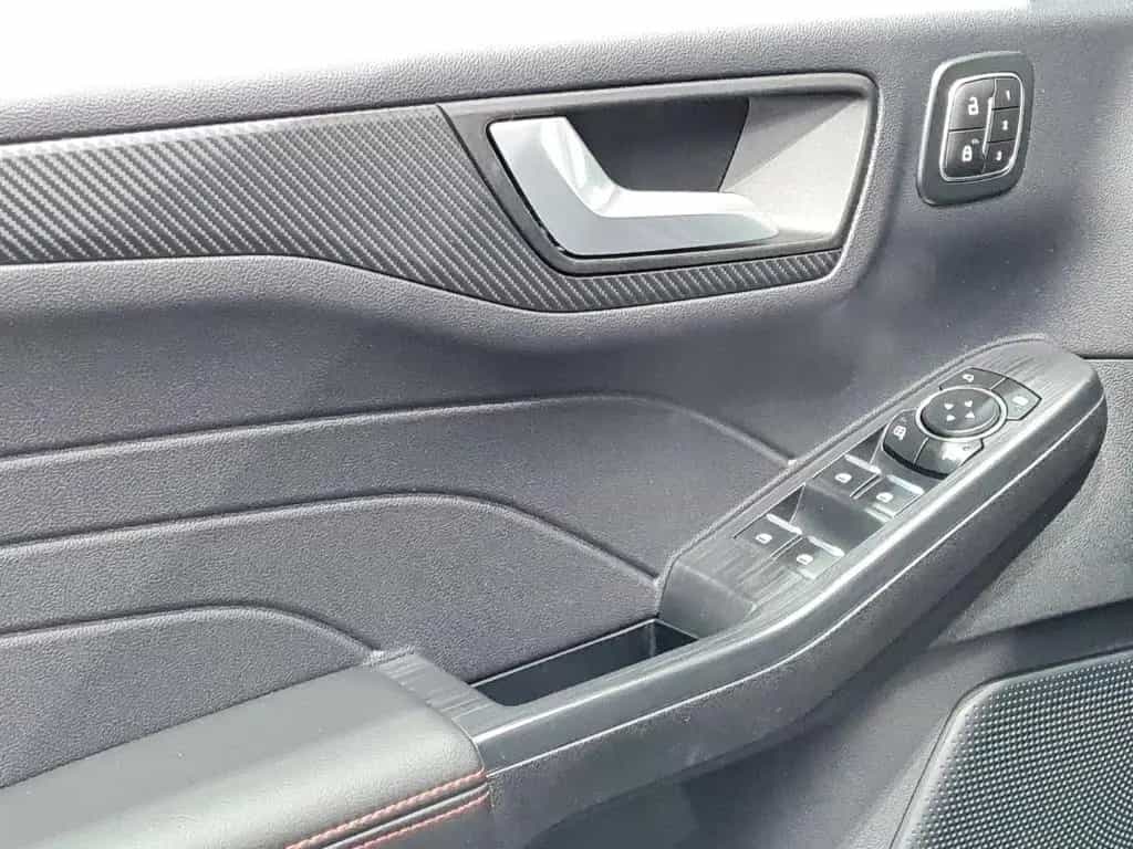 Ford Kuga 1.5 EcoB ST-Line X*AUTO*AHK*PANO-SD*-44%* 06/2025-photo-8