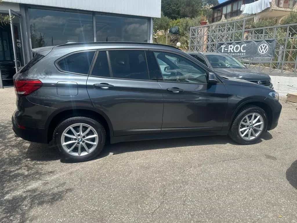 BMW X1 Bmw X1 xDrive18d Advantage Sport 02/2022-photo-6