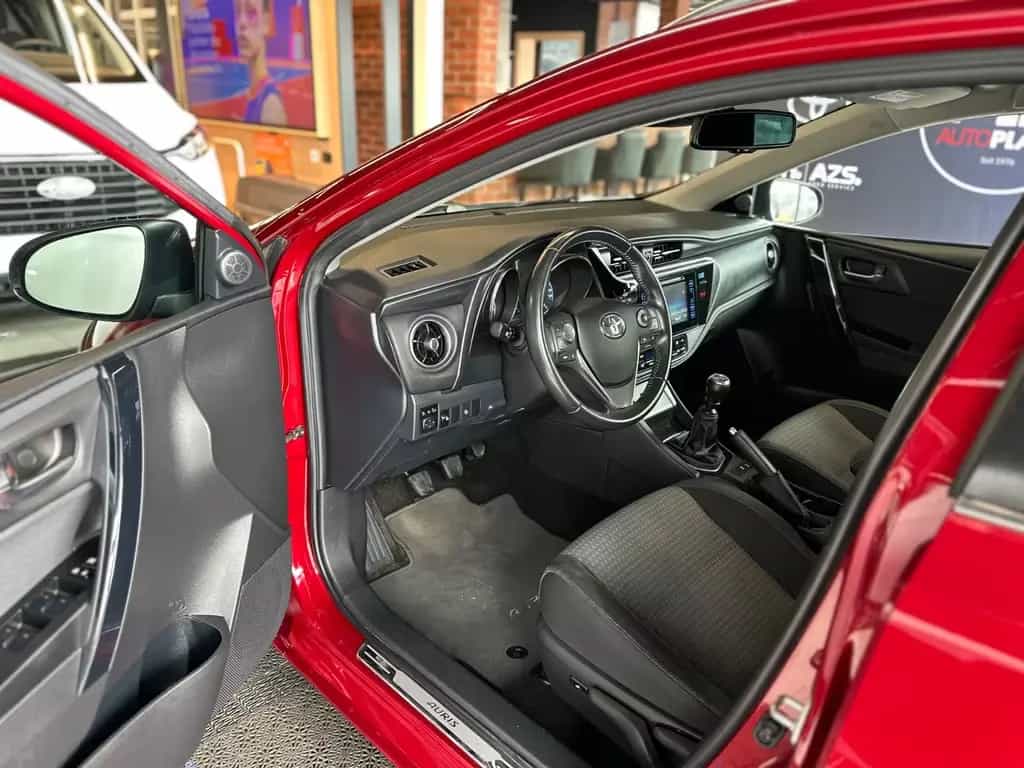 Toyota Auris Touring Sports Team D 02/2019-photo-9