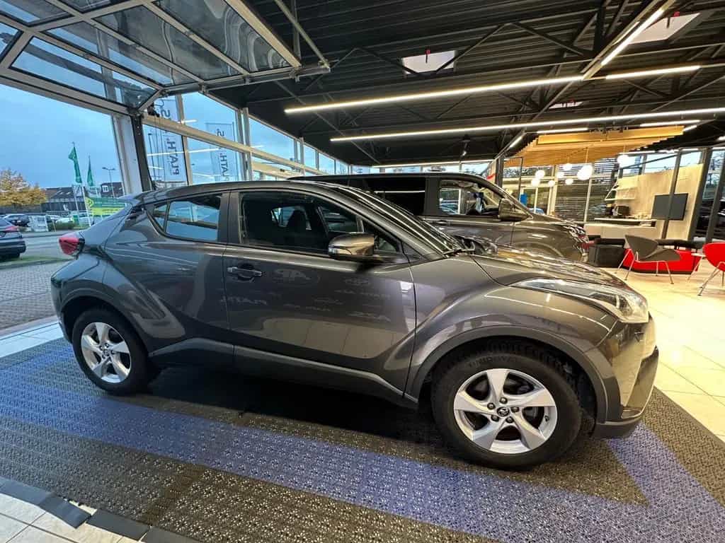 Toyota C-HR Flow 08/2018-photo-3