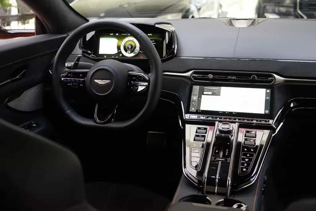 Aston Martin V8 Vantage *Carbon Paket*B&W*360*ACC*Sport Seat* 06/2025-photo-10