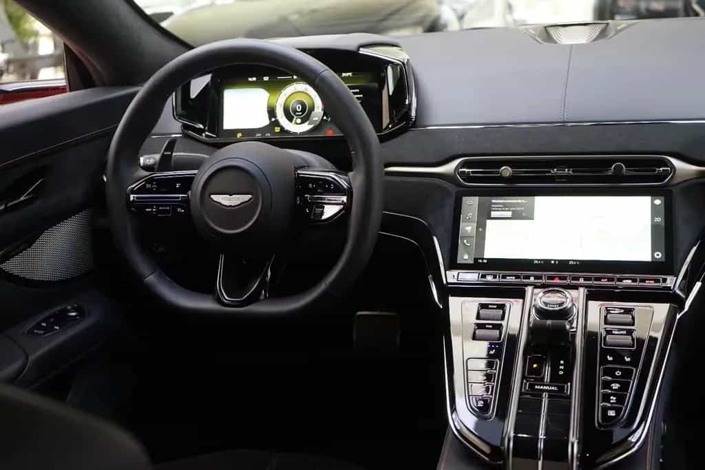 Aston Martin V8 Vantage *Carbon Paket*B&W*360*ACC*Sport Seat* 06/2025-photo-3