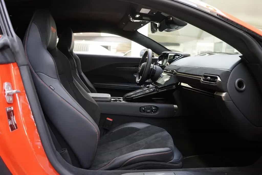 Aston Martin V8 Vantage *Carbon Paket*B&W*360*ACC*Sport Seat* 06/2025-photo-32