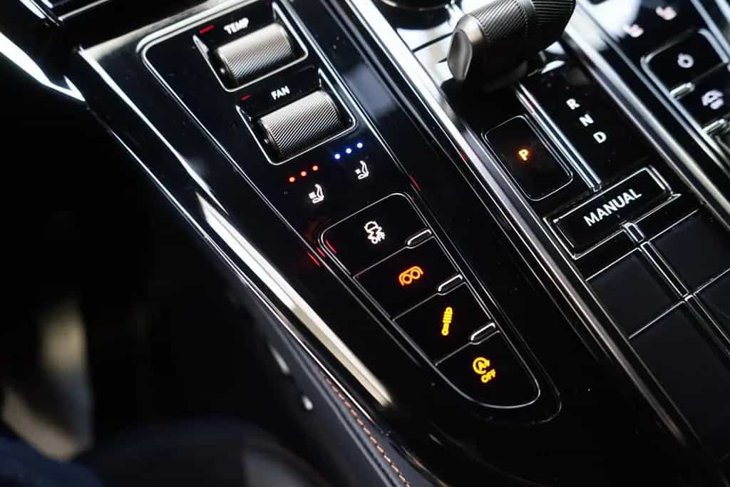 Aston Martin V8 Vantage *Carbon Paket*B&W*360*ACC*Sport Seat* 06/2025-photo-35