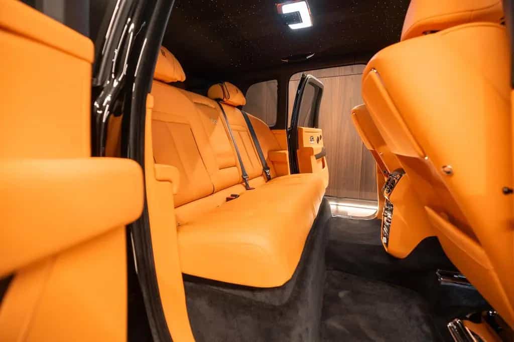 Rolls-Royce Cullinan Black Badge 04/2023-photo-12