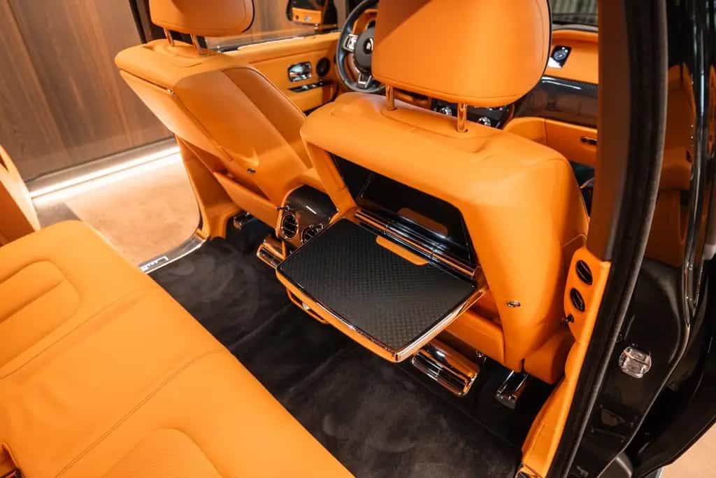 Rolls-Royce Cullinan Black Badge 04/2023-photo-13