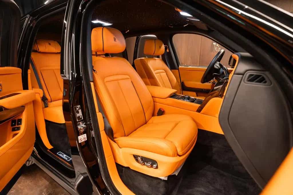 Rolls-Royce Cullinan Black Badge 04/2023-photo-17