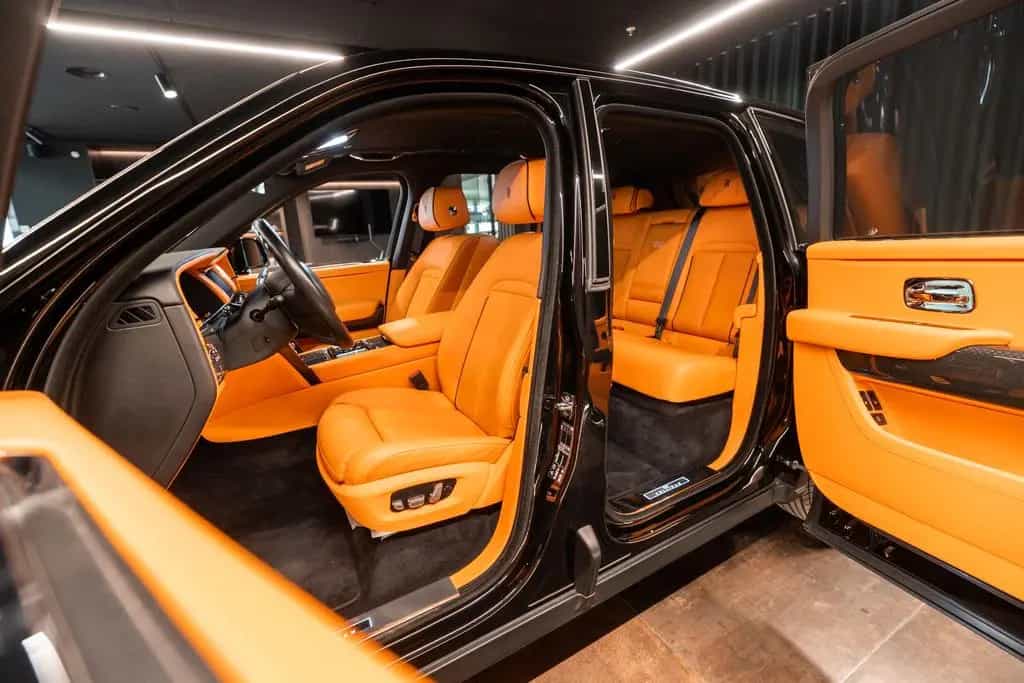 Rolls-Royce Cullinan Black Badge 04/2023-photo-21