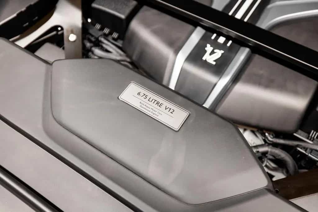Rolls-Royce Cullinan Black Badge 04/2023-photo-23