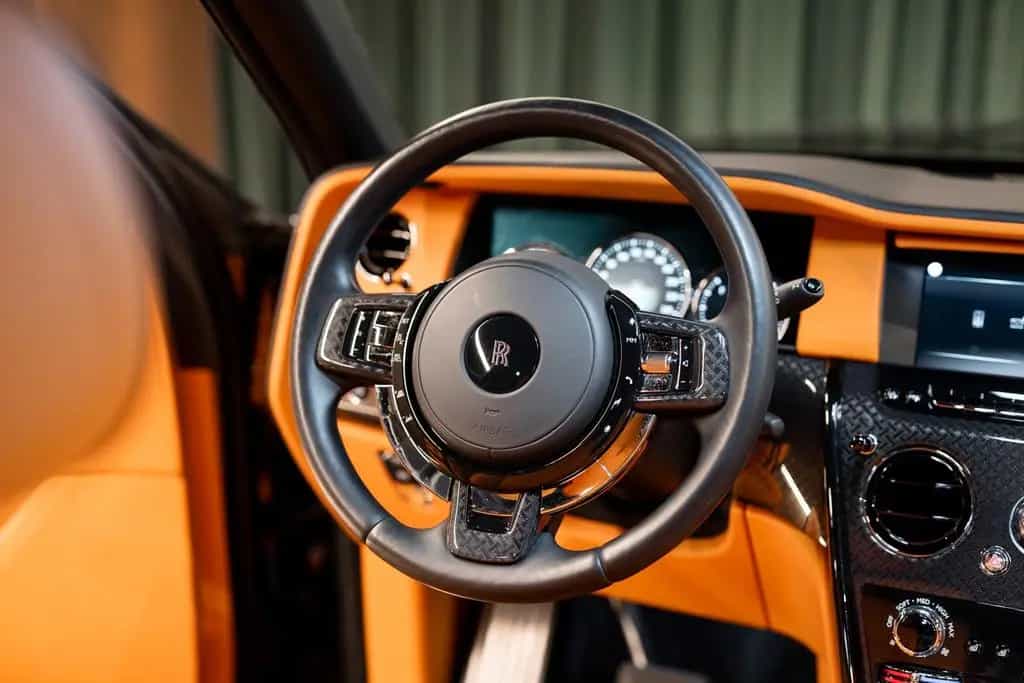 Rolls-Royce Cullinan Black Badge 04/2023-photo-26