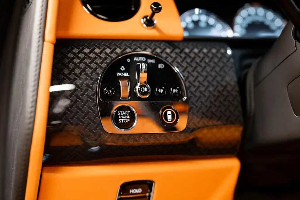 Rolls-Royce Cullinan Black Badge 04/2023-photo-29