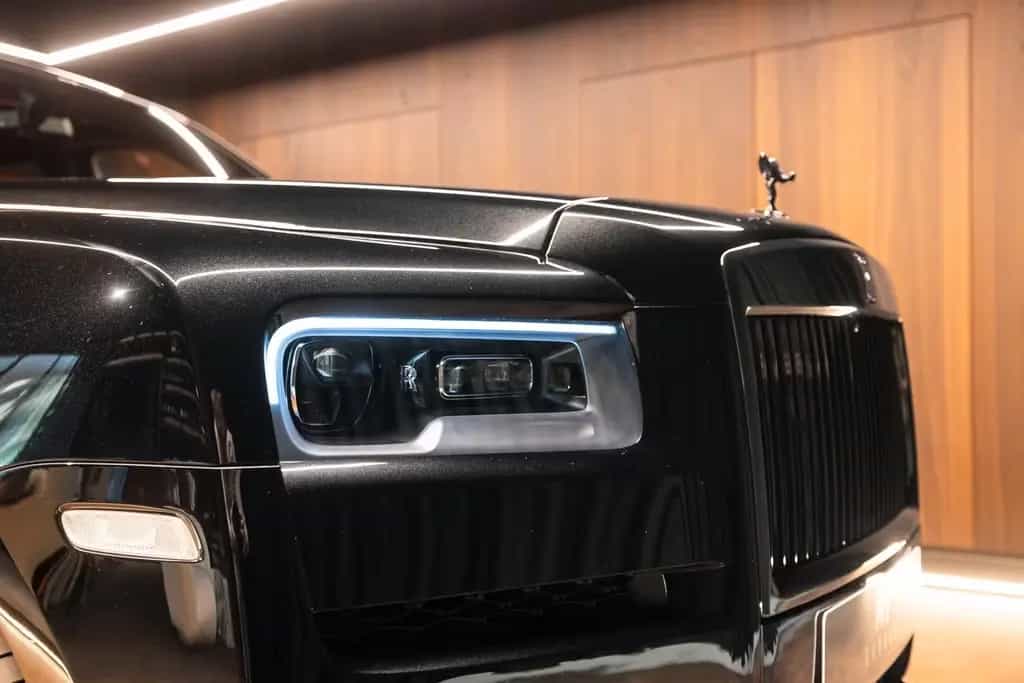 Rolls-Royce Cullinan Black Badge 04/2023-photo-3