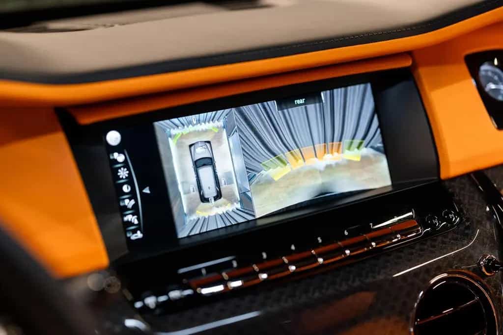 Rolls-Royce Cullinan Black Badge 04/2023-photo-35