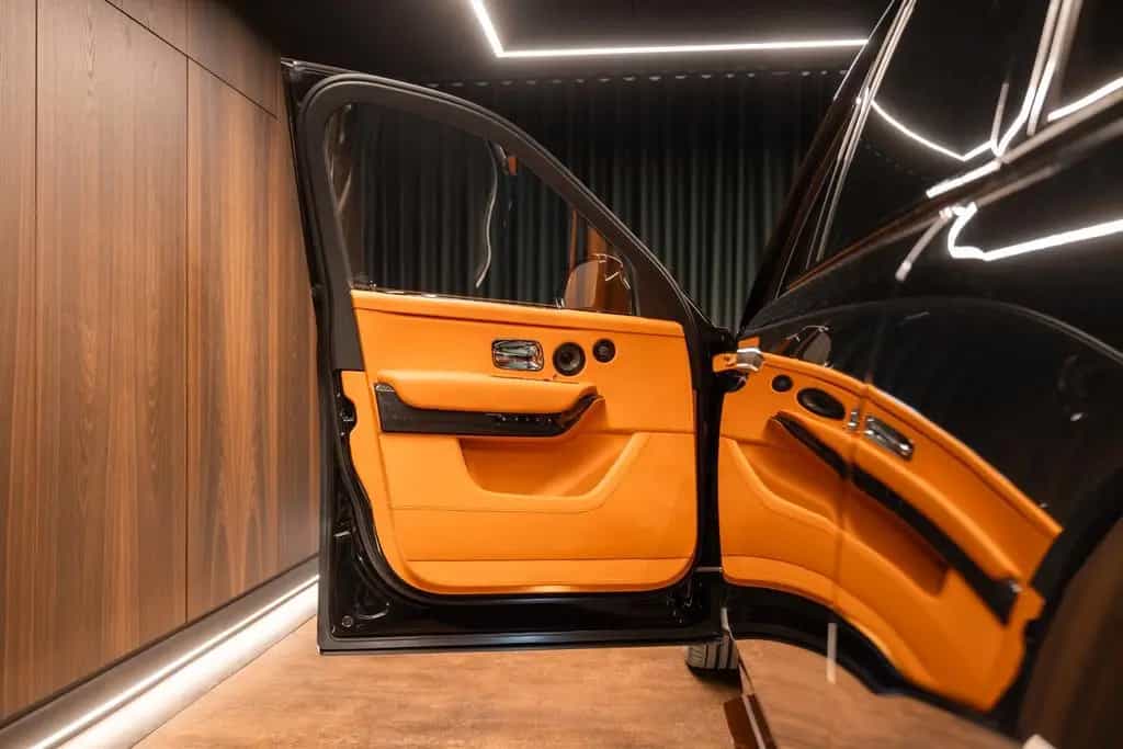 Rolls-Royce Cullinan Black Badge 04/2023-photo-9