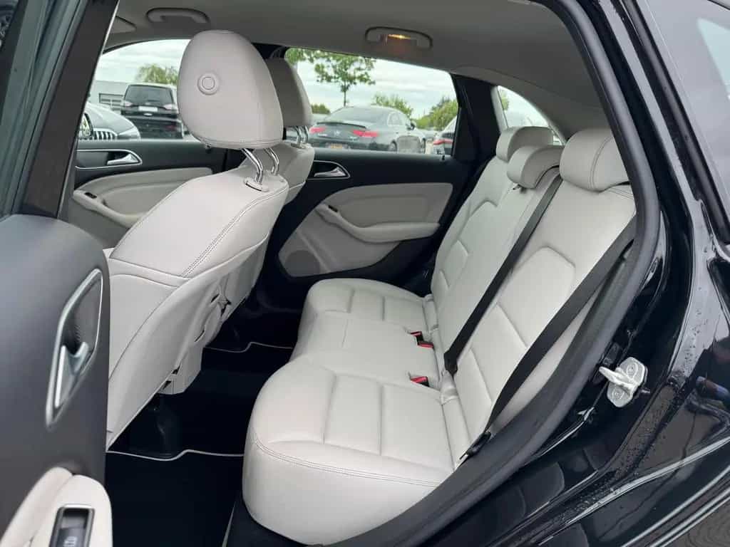 Mercedes-Benz B 180 7G-DCT"STYLE"AHK*AMBIENTE*LEDER*PDC*NAVI* 03/2016-photo-17