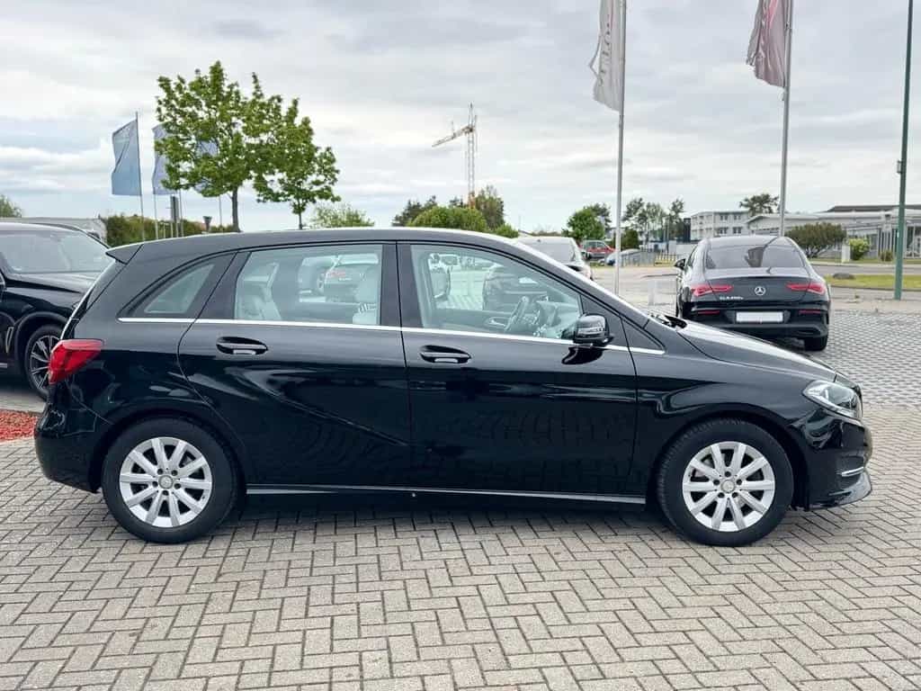 Mercedes-Benz B 180 7G-DCT"STYLE"AHK*AMBIENTE*LEDER*PDC*NAVI* 03/2016-photo-5