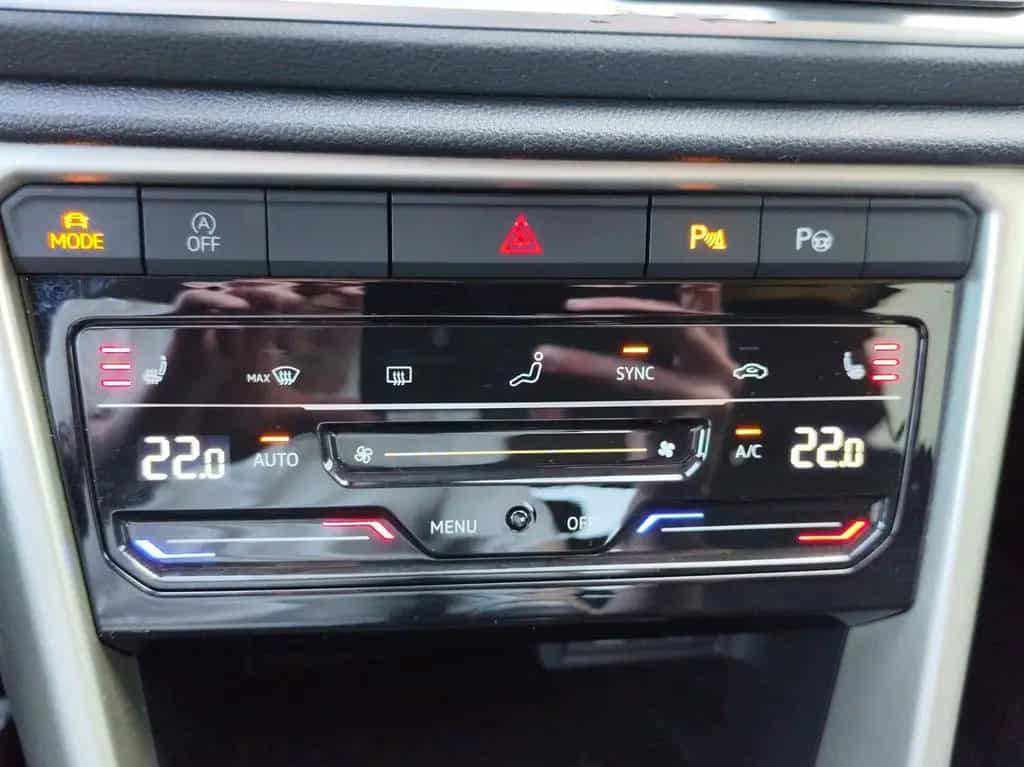 Volkswagen T-Roc 1,5 TSI MOVE+LED+Navi+AHK 03/2024-photo-12