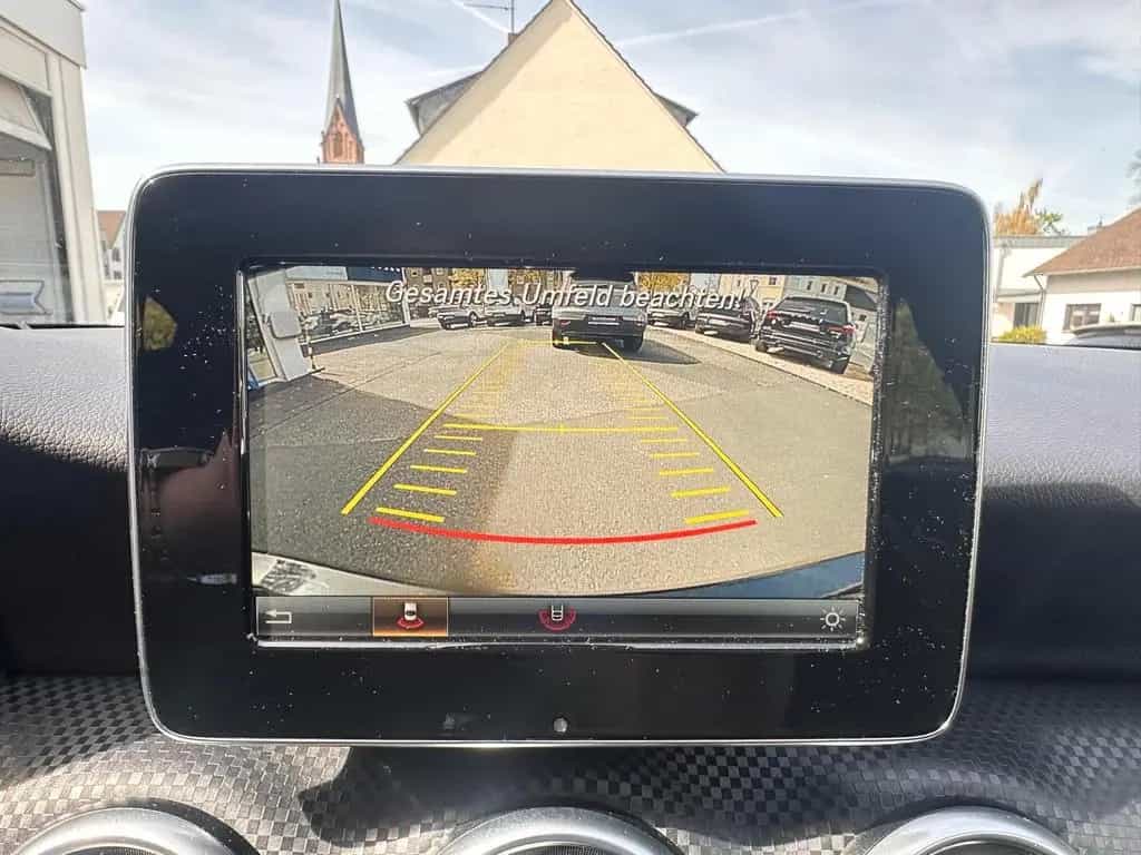Mercedes-Benz A 180 Urban Kamera, Sitzheizung, Me connect 12/2015-photo-18
