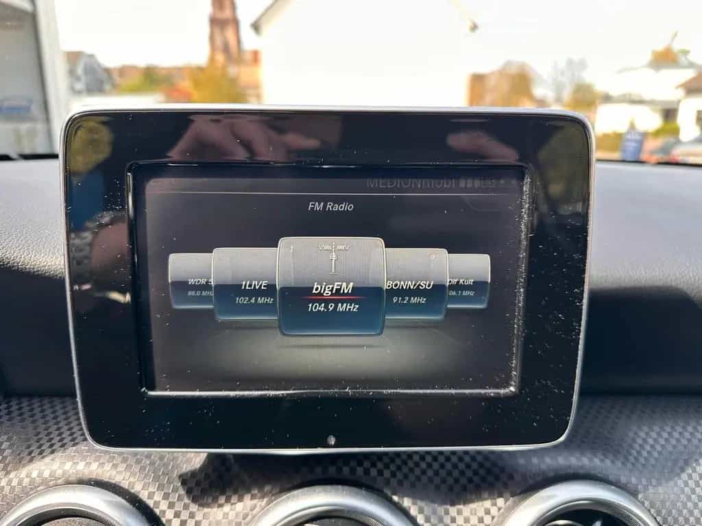 Mercedes-Benz A 180 Urban Kamera, Sitzheizung, Me connect 12/2015-photo-19