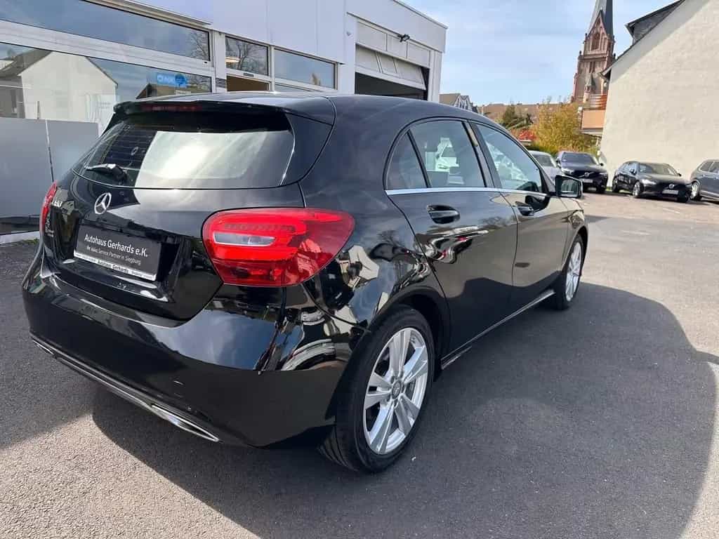 Mercedes-Benz A 180 Urban Kamera, Sitzheizung, Me connect 12/2015-photo-5