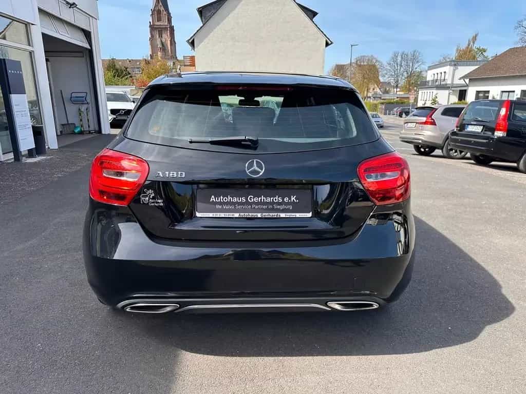 Mercedes-Benz A 180 Urban Kamera, Sitzheizung, Me connect 12/2015-photo-6