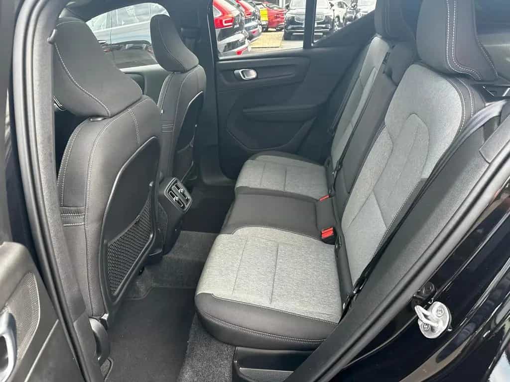 Volvo XC40 B3 Plus Black Edition Pano360°,20'',BLIS,LH 01/2025-photo-14