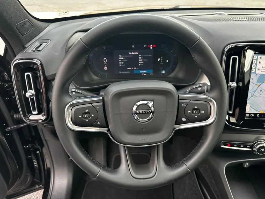 Volvo XC40 B3 Plus Black Edition Pano360°,20'',BLIS,LH 01/2025-photo-18
