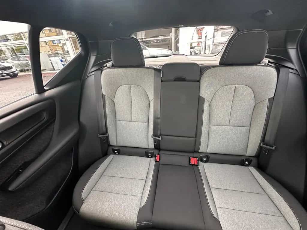 Volvo XC40 B3 Plus Black Edition Pano360°,20'',BLIS,LH 01/2025-photo-23