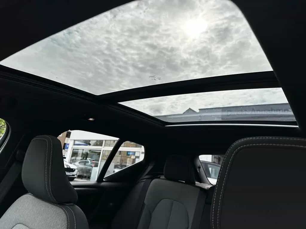Volvo XC40 B3 Plus Black Edition Pano360°,20'',BLIS,LH 01/2025-photo-24