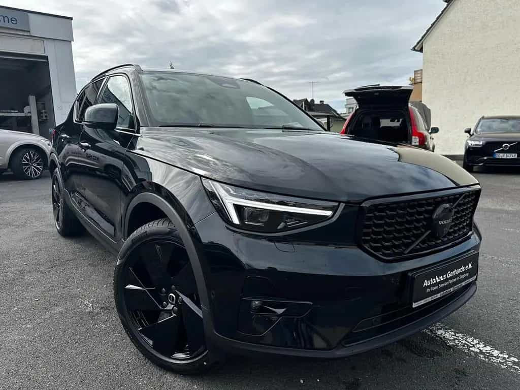 Volvo XC40 B3 Plus Black Edition Pano360°,20'',BLIS,LH 01/2025-photo-4