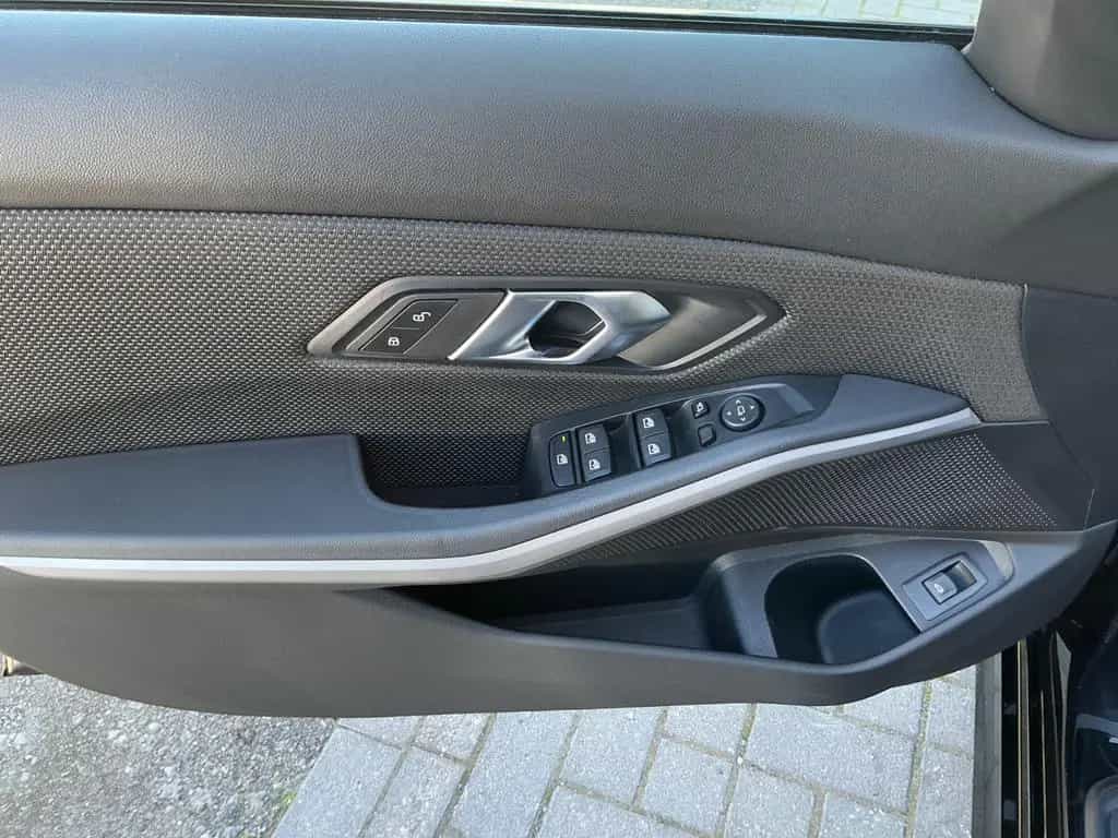 BMW 320 3 Touring 320 d Navi App ACC SHZ AHK ELH 07/2020-photo-22