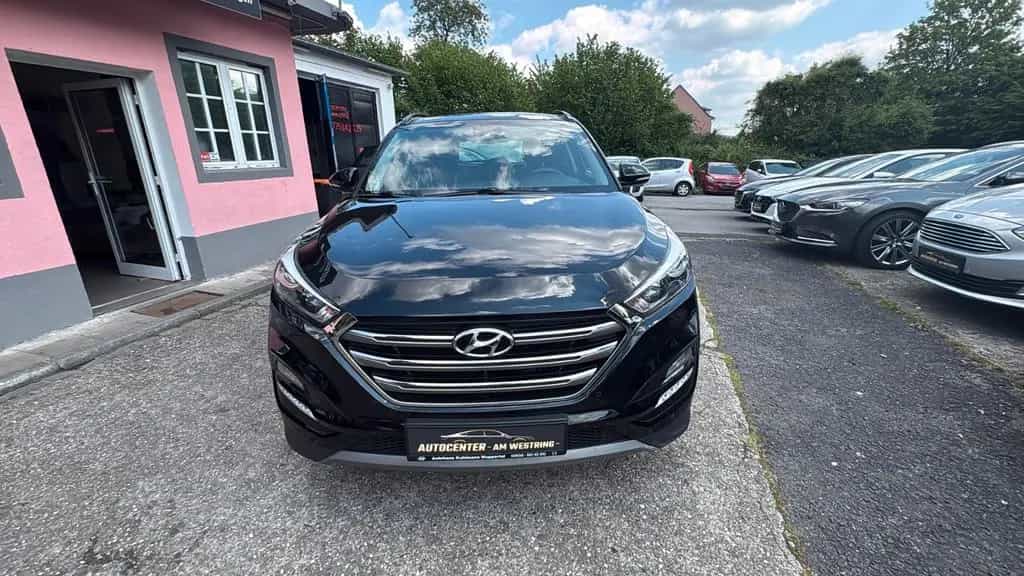 Hyundai TUCSON 4WD /Pano/Leder/1.Hand/elektr. Sitze 01/2017-photo-1