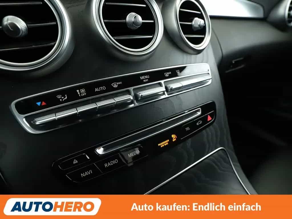 Mercedes-Benz C 400 4Matic AMG Line Aut.*NAVI*CAM*LED*PDC*SHZ* 01/2018-photo-23