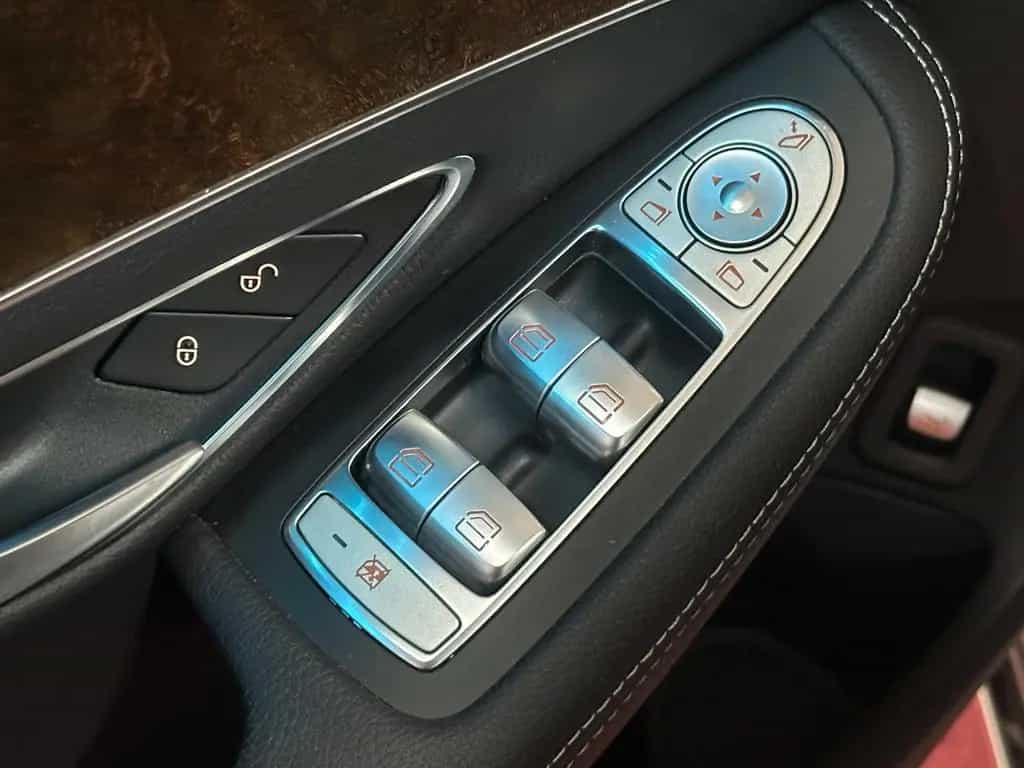 Mercedes-Benz C 180 Limousine Avantgarde*LED*PDC*Navi* 07/2017-photo-13