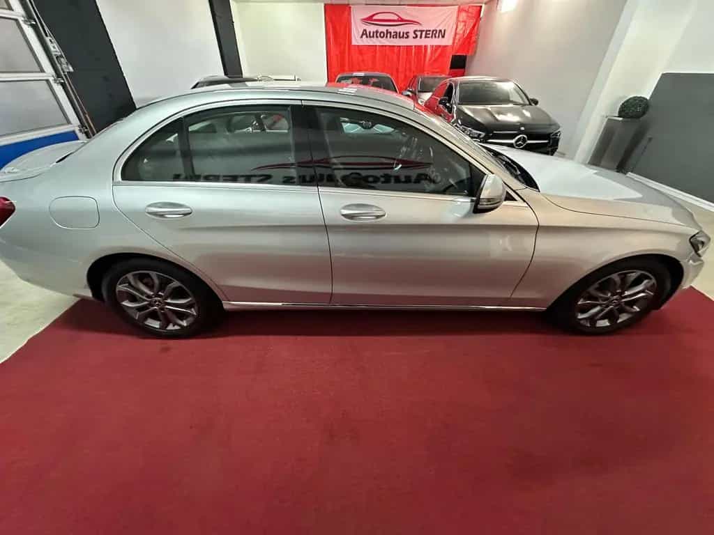 Mercedes-Benz C 180 Limousine Avantgarde*LED*PDC*Navi* 07/2017-photo-3