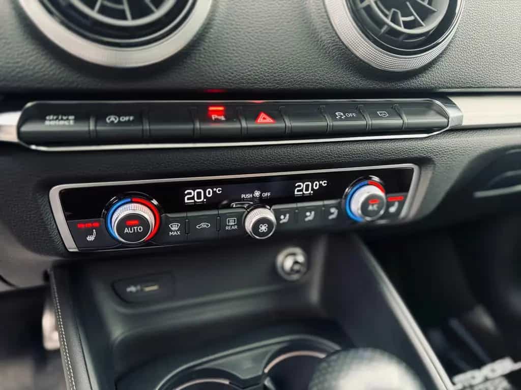 Audi A3 Sportback 3x S line+Virtual+Pano+ACC+B&O+TW+ 08/2018-photo-19