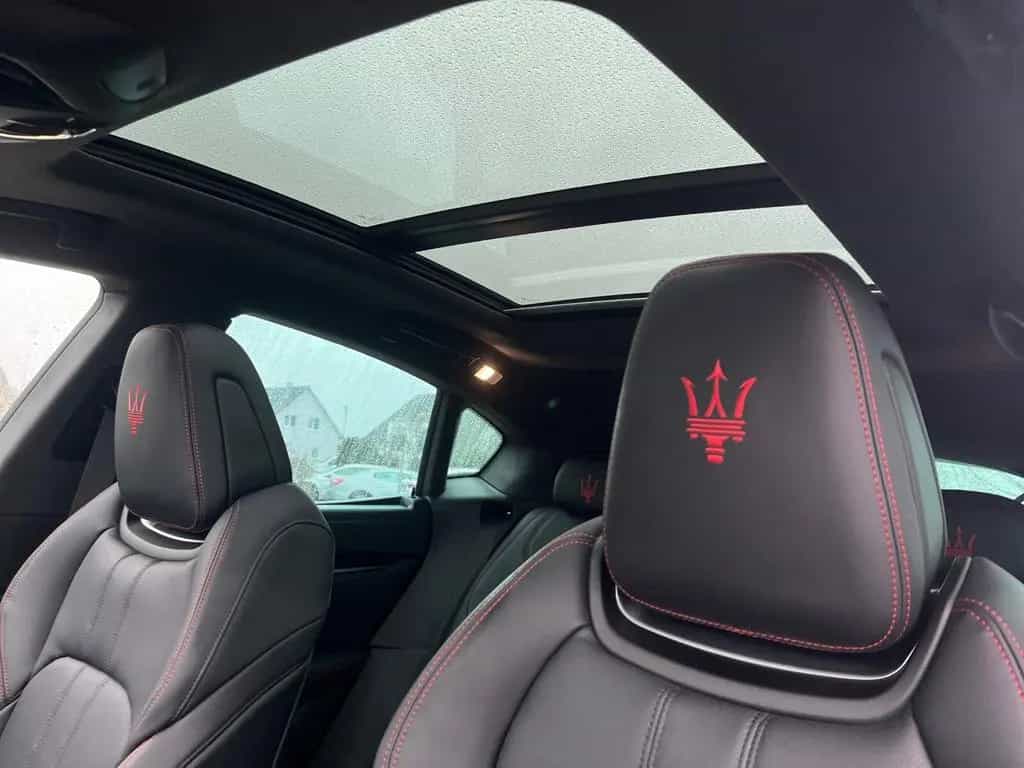 Maserati Levante Modena Ultima MY24 PANORAMADACH+360°-KAM 01/2024-photo-19